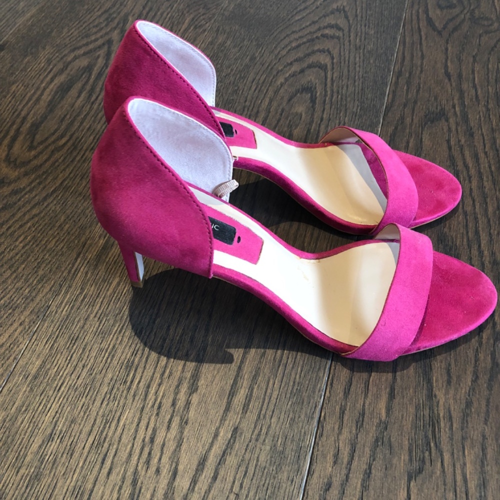 Pink Pumps - Picture 2 of 5
